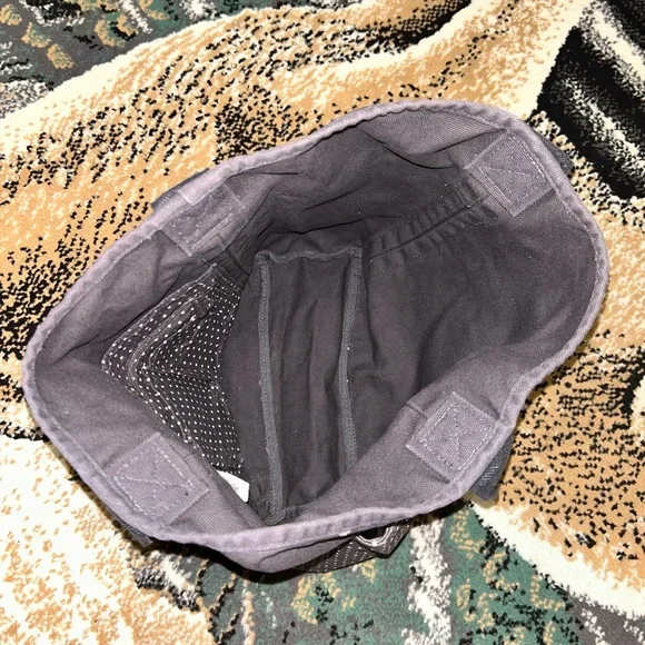 Go-To Tote - Picture 4 of 6